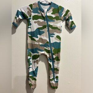 kyte camo footie